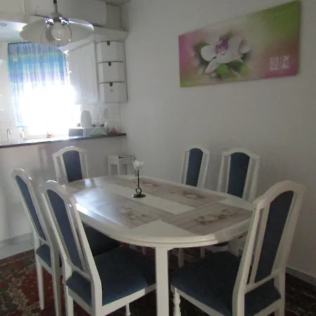 M.m. Apartman * غيور